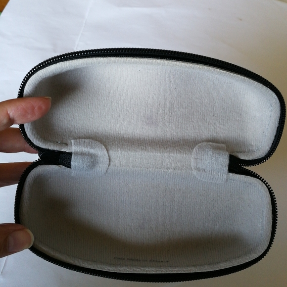 Vogue sunglasses case with zipper - Picture 7 of 10